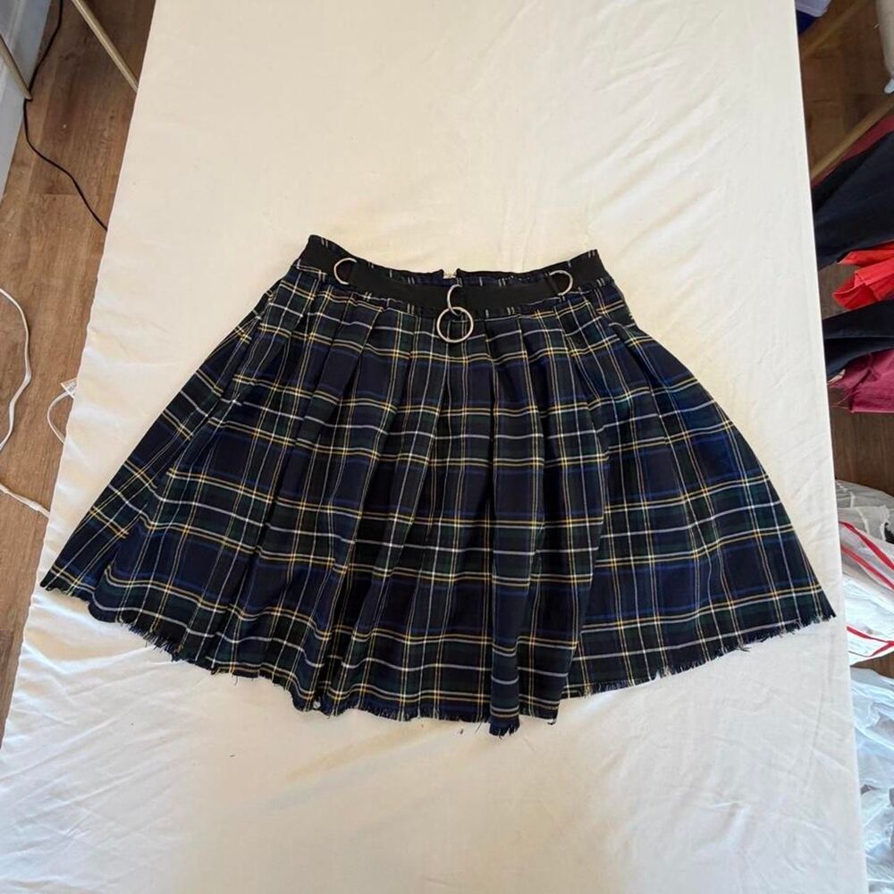 Current Mood Dolls Kill Plaid Pleated Mini Skirt O-Ring Fringe Hem – Size M
